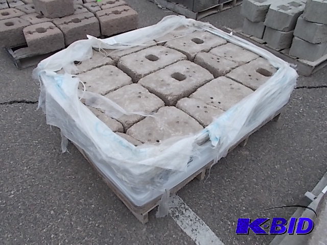 lot 57 image: Block