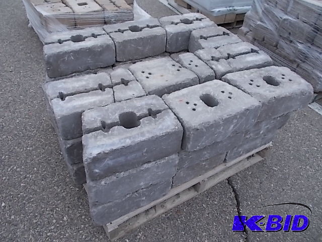 lot 64 image: Block