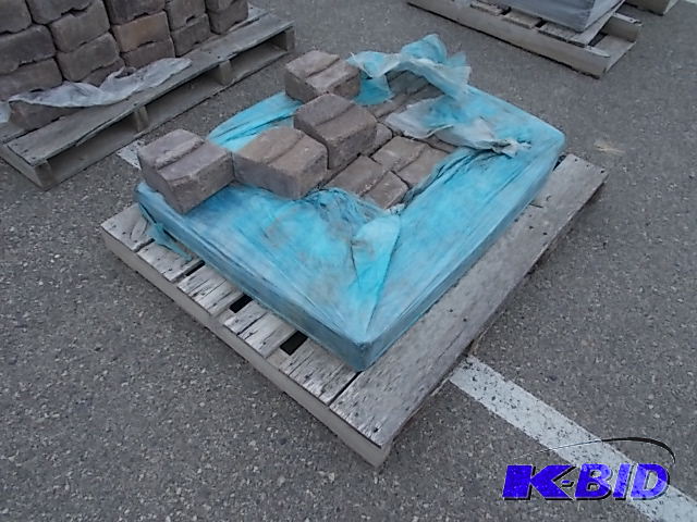lot 73 image: Block