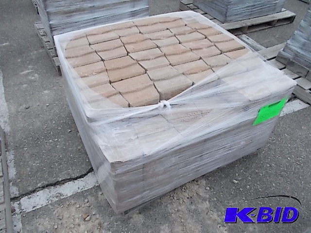 lot 83 image: Block