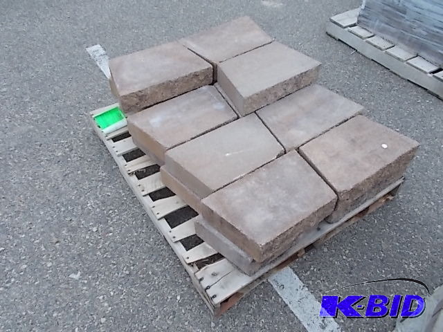 lot 92 image: Block