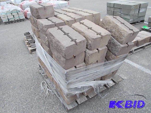lot 114 image: Block