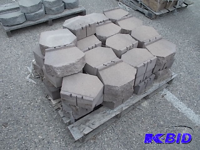 lot 120 image: Block