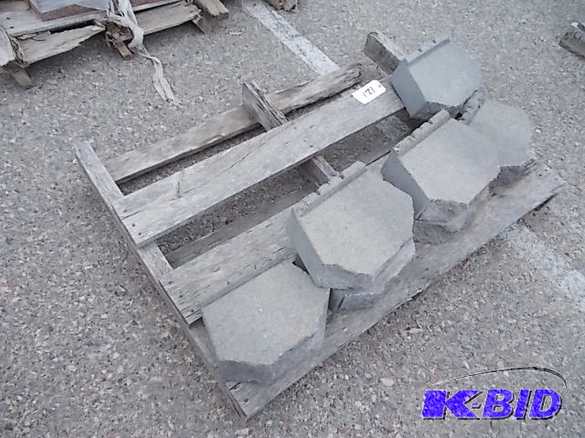 lot 121 image: Block