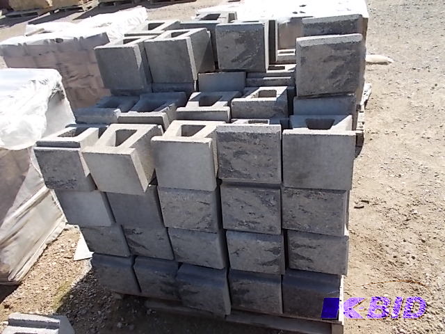 lot 152 image: Block