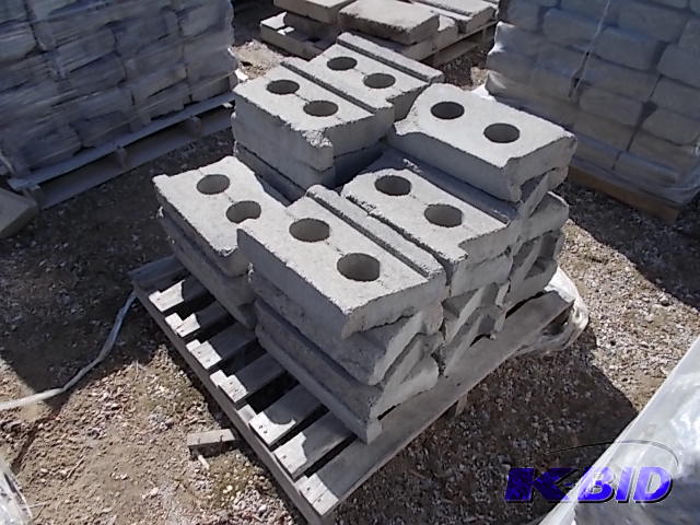 lot 175 image: Block