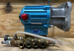 Cat Pumps Pressure Washer Pump, 4000 PSI, 4.0 GPM, Direct Drive, Gas, Model# 67DX39G1L #A157594 Msrp $749.99 see description