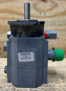 Concentric Hydraulic Pump, 13.6 GPM, 2-Stage, Model# 1001506 #1053 Msrp $269.99 see description