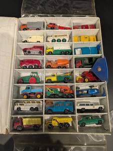 Matchbox Miniature Car Collectors 24 Car Show Case - Series No. 64 - Made in England