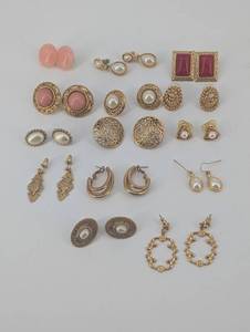 Vintage Gold Tone Pearl and Filigree Jewelry Set - Monogram M Drops