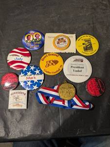 Minnesota Themed Buttons & Pins Lot - University of Minnesota Convocation, Homecoming & Campaign