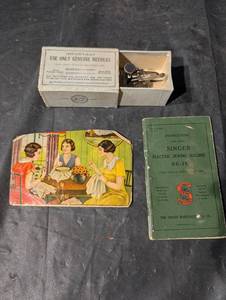 Singer Electric Sewing Machine 66-16 with Attachments, Needles & Oil Box