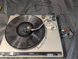 Technics SL-220 Frequency Generator Servo Automatic Turntable