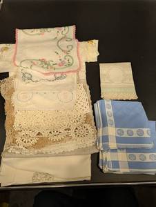 Assorted Vintage Linen Napkins, Doilies & Lace Trim - Embroidered Floral Embellishments