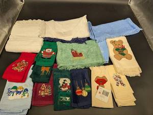 Assorted Christmas Towels Set - Bath Towels, Hand Towels & Washcloths with Festive Embroidery