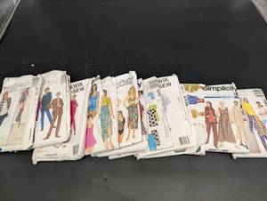 Kwik-Sew & Simplicity Sewing Pattern Lot - Assorted Vintage Patterns