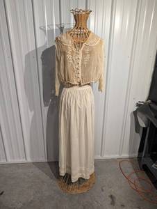 Vintage Embroidered Blouse with Lace Collar and Cuffs - Matching Skirt Set