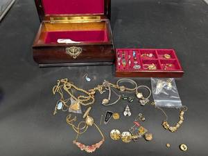 Assorted Vintage Jewelry Lot - Sterling Rings, Bracelets, Necklaces & Earrings in Velvet Boxes