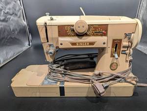 Singer 401A Sewing Machine - Vintage Electric Portable with Foot Pedal