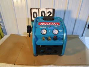 Makita 4.2 Gallon Air Compressor - Model #MAC2400