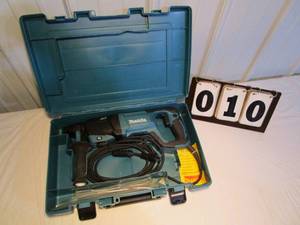 Makita 1 AVT Rotary Hammer Drill - #HR2641