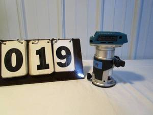 Makita Cordless Compact Router#XTR01