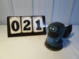 Makita 18 Volt LXT Sander #XOB01