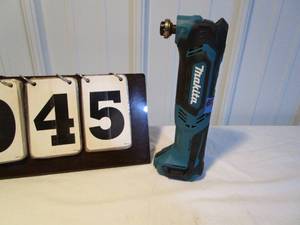Makita 12V Multi Tool #MT01 - tool only