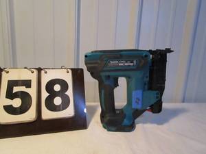 Makita 18V LT 23 Gauge Pin Nailer #XTP02 - tool only