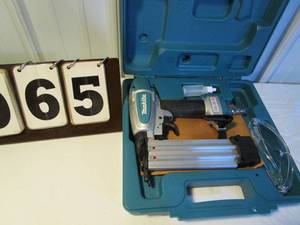 Makita 2 18 Gauge Pneumatic Brad Nailer