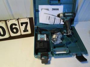 Makita 12 CXT Impact Driver #DT03