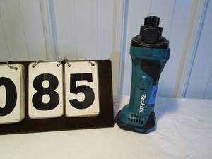 Makita 18V LXT Cordless Cut Out Tool #X0C01 - tool only