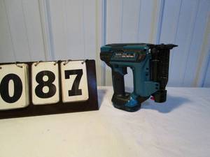 Makita 18V Cordless Pin Nailer #XTP02 - tool only