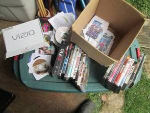 4-pair. Vizio 3D glasses, DVD movie...