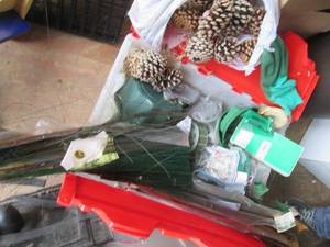 Clamshell closing tote full of asso...