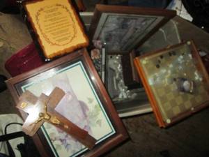 Large open tote with assorted photo...