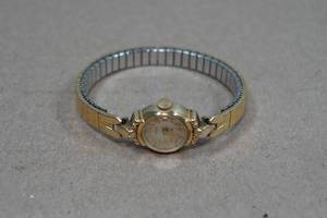 Vintage Ladies Elgin Gold Tone Watch