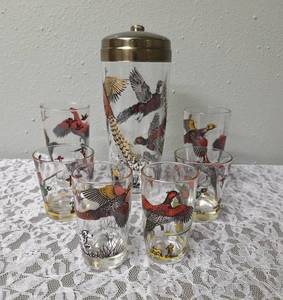 One Vintage Mid Century Glass Cocktail Shaker Drink Mixer and 6 Glasses (Misc. Size) set featuring the Pheasant Birds from the likely produced by Hazel-Atlas Glass Company.&nbsp