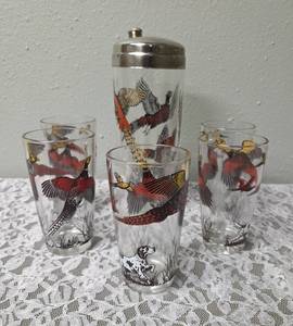 One Vintage Mid Century Glass Cocktail Shaker Drink Mixer and 6 Glasses set featuring the Pheasant Birds from the likely produced by Hazel-Atlas Glass Company.&nbsp&nbsp