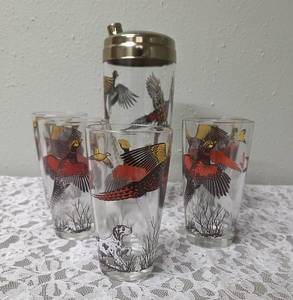 One Vintage Mid Century Glass Cocktail Shaker Drink Mixer and 5 Glasses set featuring the Pheasant Birds from the likely produced by Hazel-Atlas Glass Company.&nbsp&nbsp