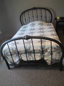 Black tubular metal full size bed w...