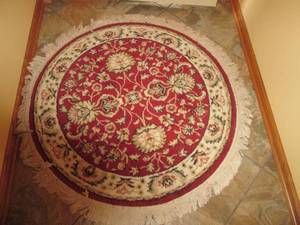 Decorative round entry rug approx 3...