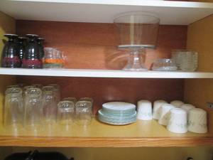 Corelle Ivy print mugs and saucers,...