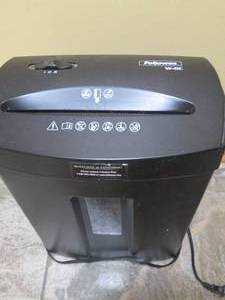 Fellowes W-6C paper shredder...