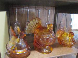 Amber glass Nesting Hen and 2-Nesti...