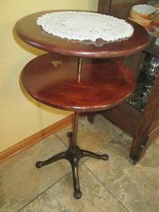 Heavy Metal clawfoot pedestal fully...