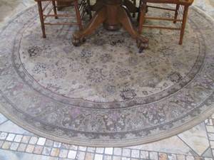 Large round neutral tone 6-7ft area...