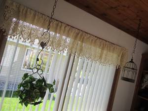 Metal hanging bird cage and plant h...