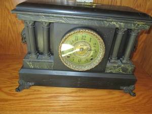 Vintage Ingraham mantle Clock with ...
