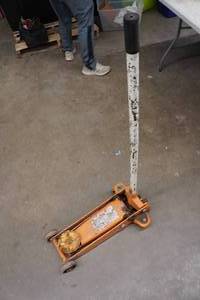 2-14 Ton Floor Jack